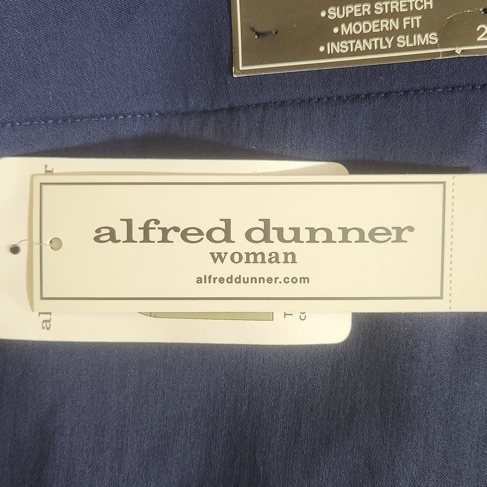 Alfred Dunner Pull-On Shorts Womens Plus Size 22W Solid Navy Blue Allure NWT - Picture 7 of 13